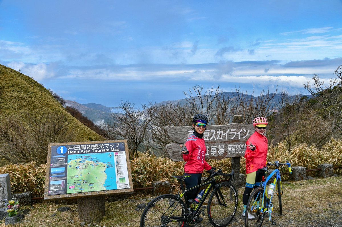 neocanareq_2's tweet photo. 日曜日は伊豆のライドイベント🏔サポートカー付きで至れり尽くせり、富士山は少し残念だったけどワサビ田は綺麗で素敵なツアーでした✨スタッフの方も親切で、さくさく登れていっぱいお話しできてめちゃ楽しかった!また機会があれば参加したい♡ #pnaracer #agilest #ミチと出会おう #rideexperience https://t.co/pfDZ8Lf3HU