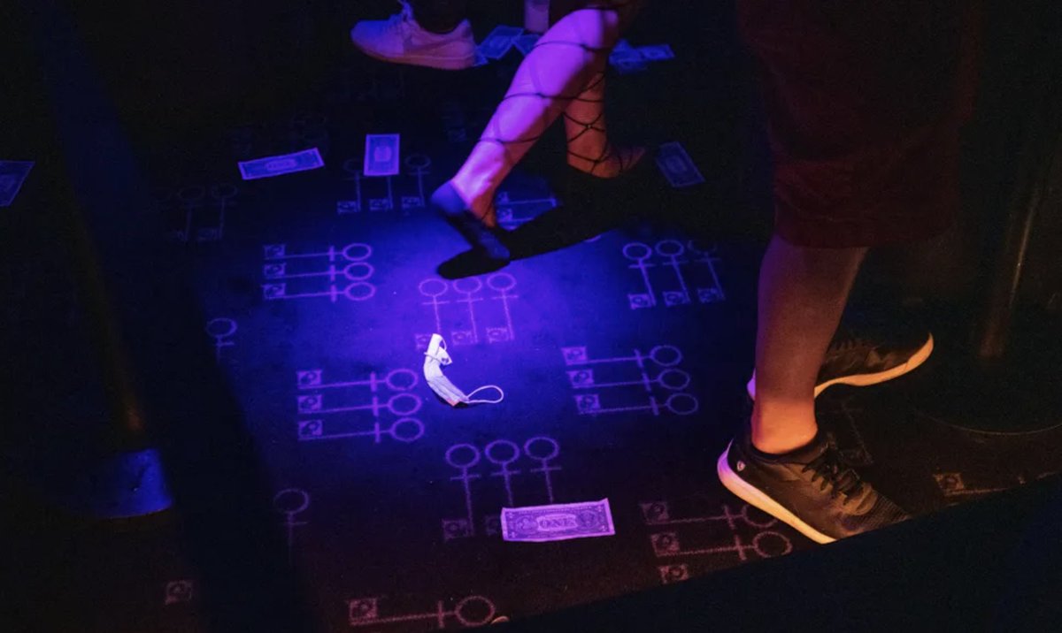 daniellecbelton's tweet image. This incredible @HuffPost photo essay chronicling the lives of strippers in Florida during COVID is both fascinating and eye-opening, featuring arresting photos by @laurelchor

Check it out: huffpost.com/entry/what-its…