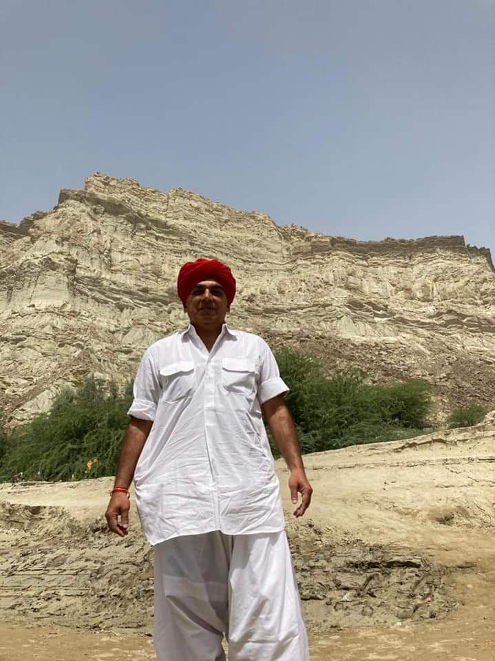 ManvendraJasol's tweet photo. गौरतलब रहे कि मोमई माता जाने का रास्ता भी इसी सड़क पर हैं, मोमाई माता का वाहन ऊंट हैं जिनके दक्षिणी - पश्चिमी राजस्थान और गुजरात के कच्छ तथा काठियावाड़ में बहुतायत में मन्दिर पाए जाते हैं जो जन आस्था के केंद्र हैं।
मां हिंगलाज सभी की मनोकामनाएं पूर्ण करे। https://t.co/jR4iltNhz3