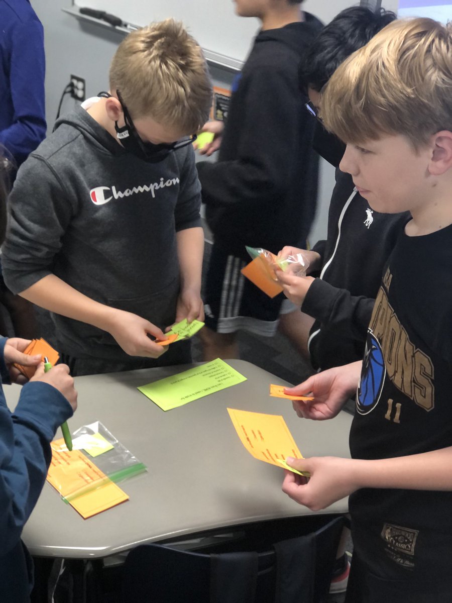 FieldsMarion6's tweet photo. Today we’re simulating what it would have been like to trade along the Silk Road. @MarionMavericks #KindME https://t.co/1qkKiC9uAa
