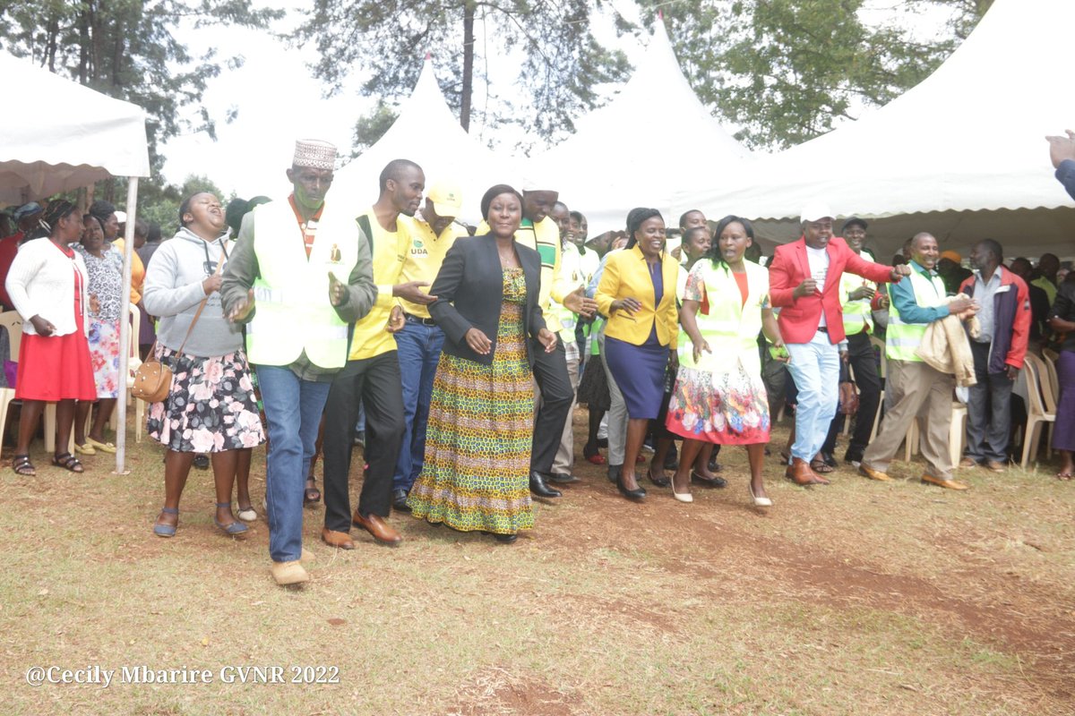 Teamcecily's tweet photo. Education is the most powerful  weapon which you can use to change the world.
Today alongside other leaders drawn from Embu County, @CecilyMbarire joined @muchangikaremba at Kagaari Primary school grounds for the disbursement of bursaries for College and University  students https://t.co/f4Nj4w556G