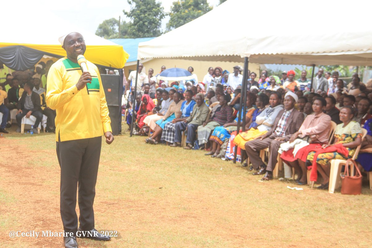 Teamcecily's tweet photo. Education is the most powerful  weapon which you can use to change the world.
Today alongside other leaders drawn from Embu County, @CecilyMbarire joined @muchangikaremba at Kagaari Primary school grounds for the disbursement of bursaries for College and University  students https://t.co/f4Nj4w556G