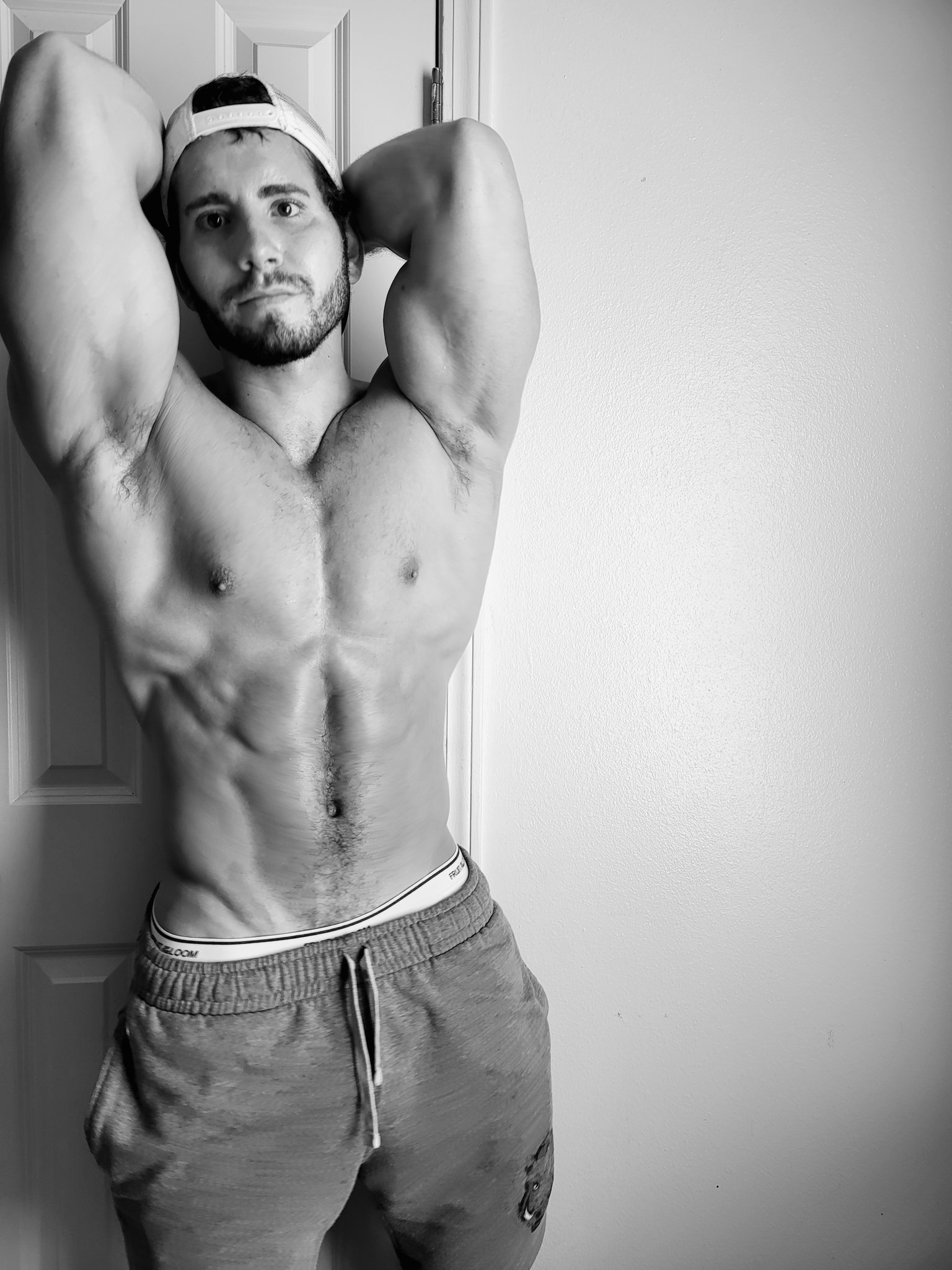 https://t.co/fDboDEekMo
who would love to lick my abs all they way down my happy trail to my big fat