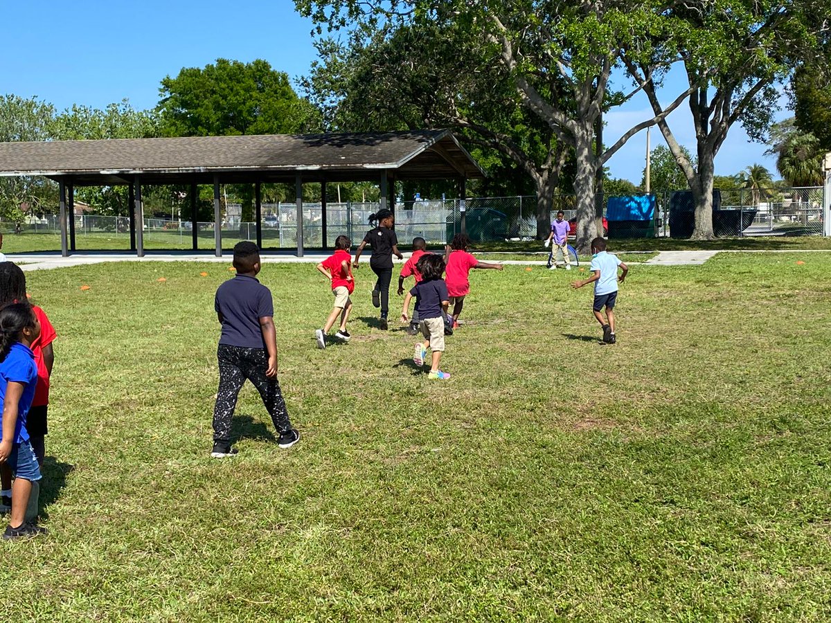 STESAfterschool's tweet photo. Starting off sports club by learning about soccer! @SeminoleTrails @PrimeTimePBC @ExtLrngSDPBC @pbcsd  #AfterschoolWorks #AfterschoolMatters https://t.co/mRDmopiOXL