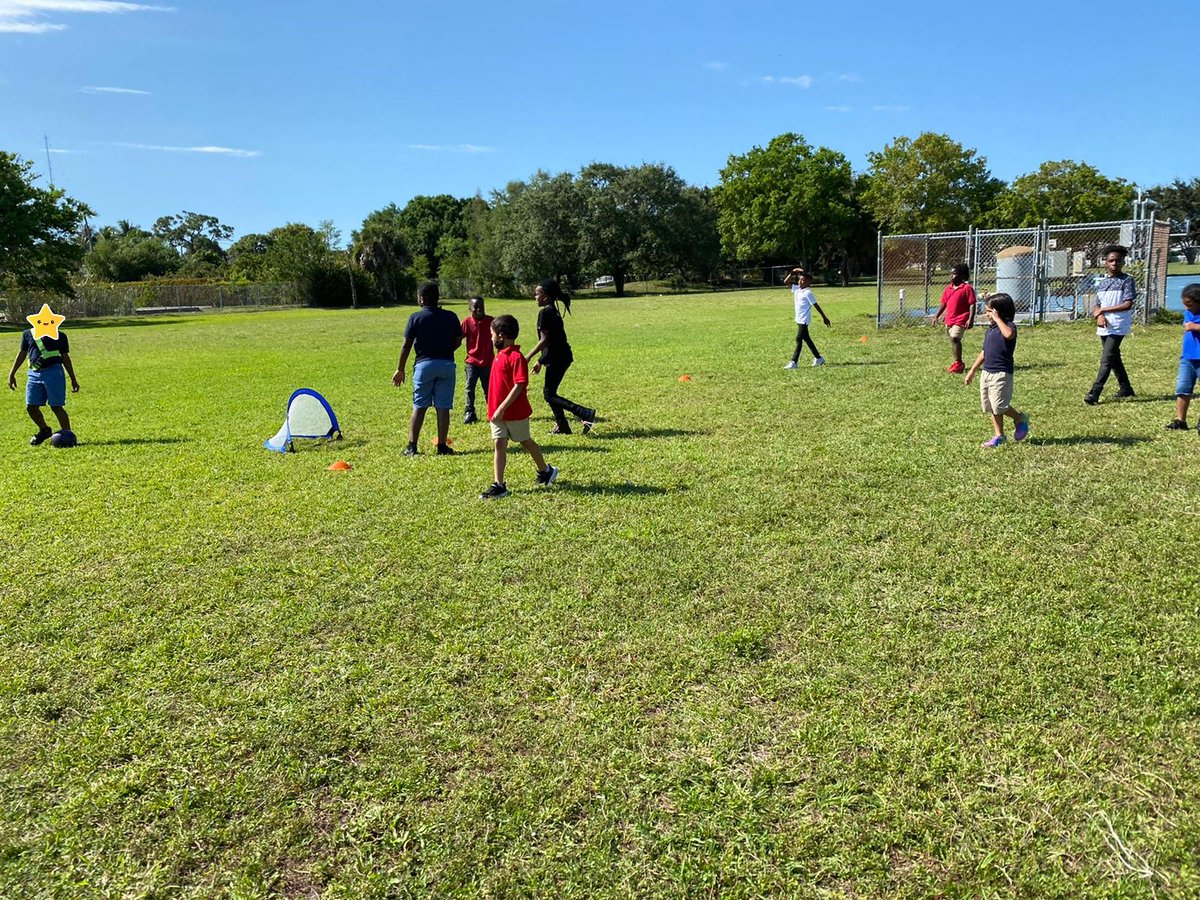 STESAfterschool's tweet photo. Starting off sports club by learning about soccer! @SeminoleTrails @PrimeTimePBC @ExtLrngSDPBC @pbcsd  #AfterschoolWorks #AfterschoolMatters https://t.co/mRDmopiOXL