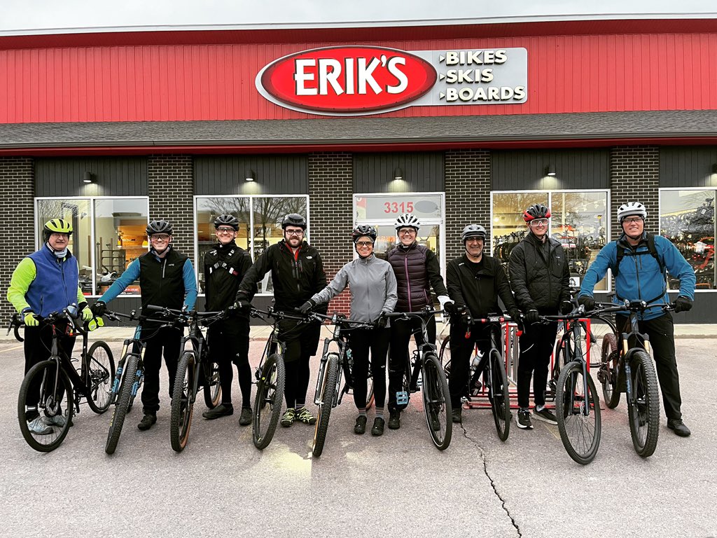 Last Monday we had an #awesome #moonandstars ! Great company, great ride and great hosts at <a href="/woodgrainbrew/">WoodGrainBrew</a> ! Thanks to everyone that came! You guys rock!! #erikssf #bikes #friends #beers #trifecta #bikelife
