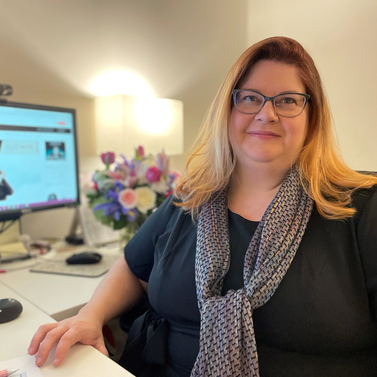 ClassicalKC's tweet photo. Meet the person that crunches the numbers 🧮 for @ClassicalKC — our finance manager, Dawn!

She was part of the team that helped plan and launch Classical KC almost 2 years ago! Along with being passionate about classical music, she's a self-professed Trekkie 🖖

#MeetClassicalKC https://t.co/hDhicUEat9