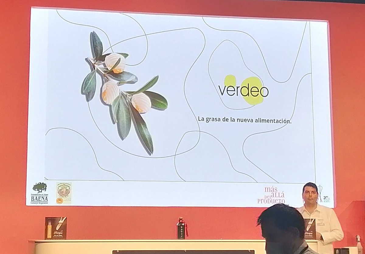 verdeo_official's tweet photo. Un nuevo sentido a la bollería, el alma mediterránea en la pastelería.
#madridfusion2022 #aove #dietamediterranea @AceiteDOBaena @sortizlepe https://t.co/ToLxRQvj9Y