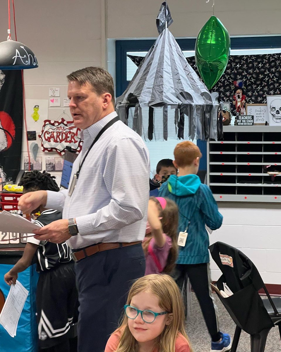 McCordsvilleES's tweet photo. We are very lucky at MES today.  Dr. Parker came to sub for a teacher who was out.  The students are engaged in a day of learning with the Superintendent!  #WeRMV https://t.co/S0KlMxx7OO