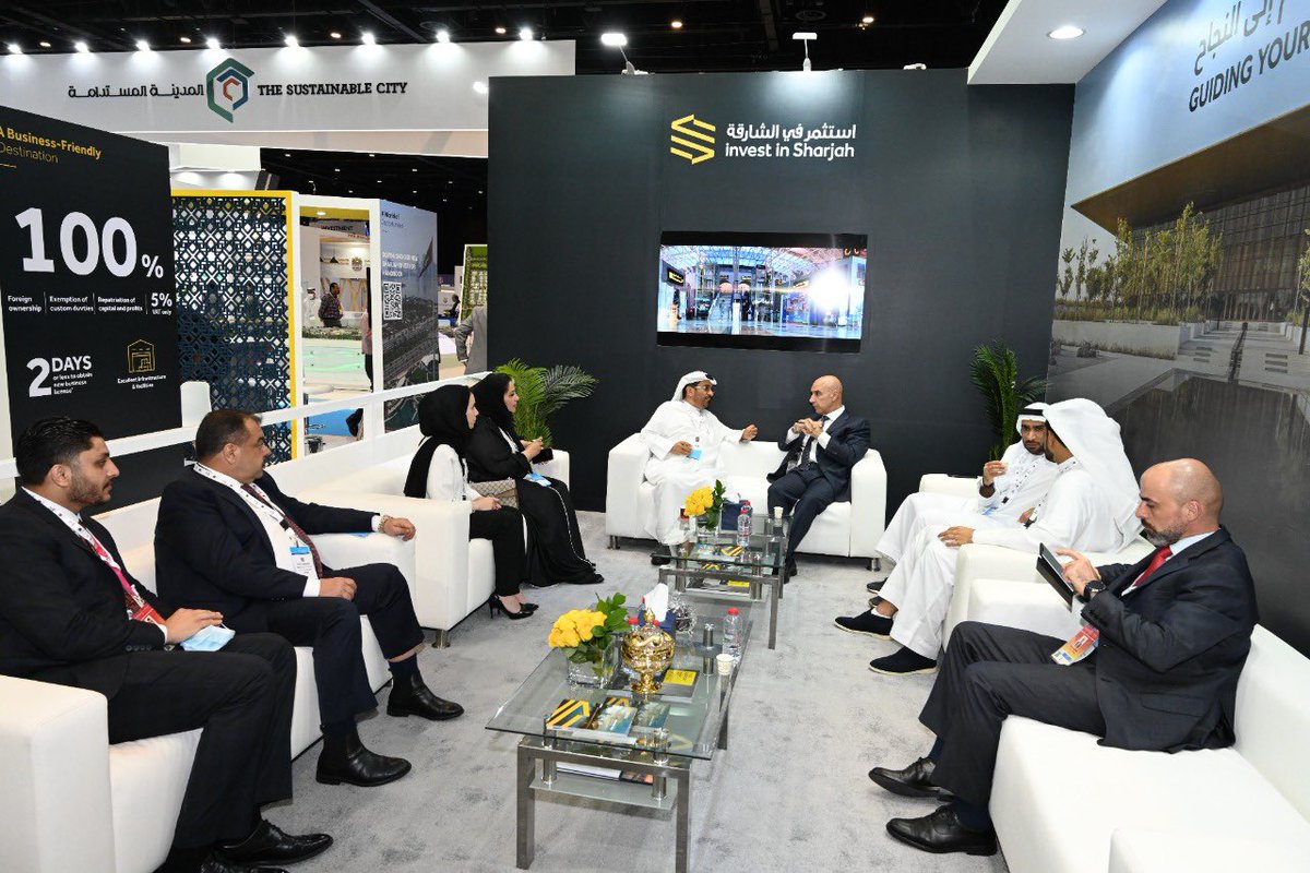 moin_gov_jo's tweet photo. وزير الاستثمار المهندس خيري عمرو يلتقي وفد ��يئة الاستثمار في الشارقة لبحث سبل التعاون بين الطرفين، ويأتي هذا اللقاء ضمن اللقاءات الرسمية التي تُقام في الجناح الأردني المشارك بملتقى الاستثمار السنوي ٢٠٢٢ المُقام في دبي. https://t.co/gWKouYPb21
