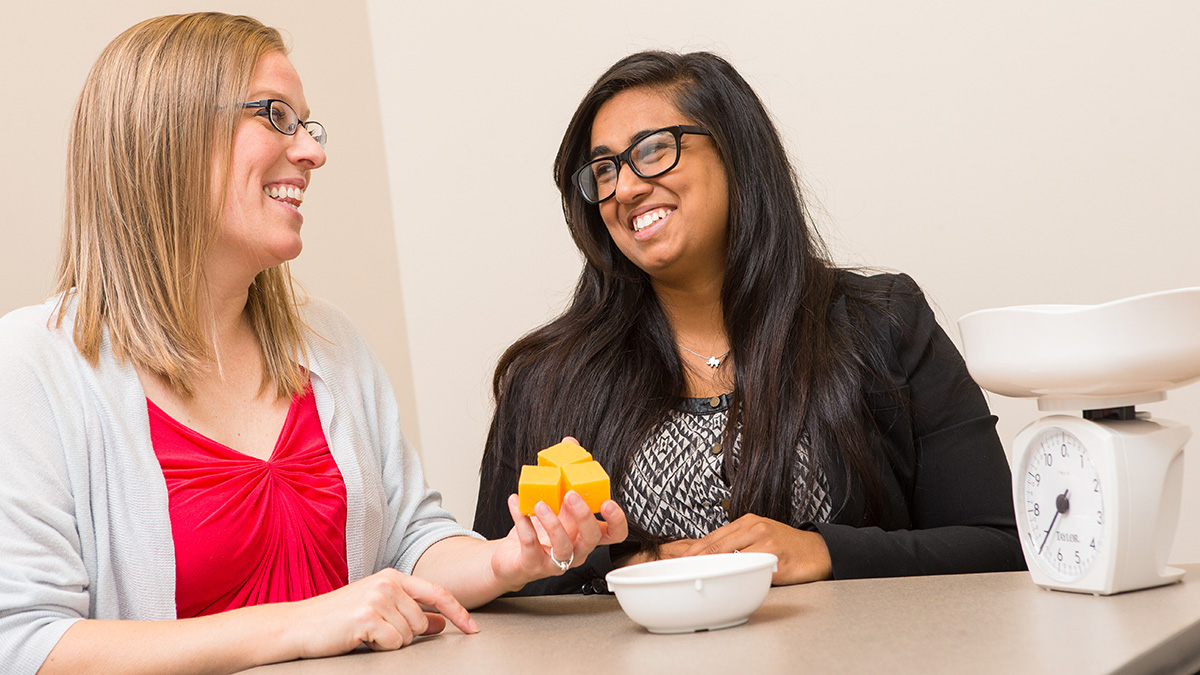 #PirateProgram Spotlight: #ECU’s Department of Nutrition Science helps Pirates promote health through food and nutrition. The program features: → Multi-science approach ⚖️ → Student research opportunities 🥼 → Student organizations 🎓 Learn more ➡️ nutrition.ecu.edu