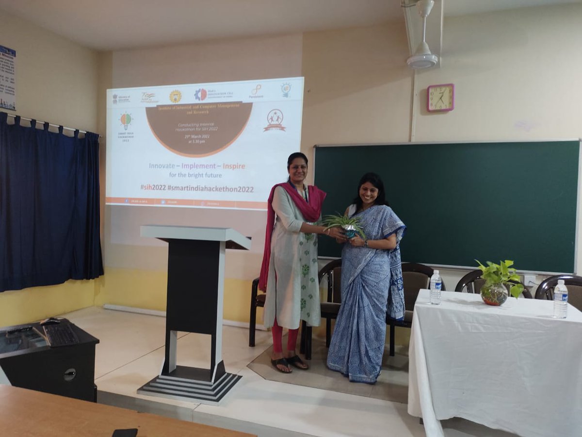 IicmrM's tweet photo. To be part of Smart India Hackthon2020, We organized Internal Hackthon 2020. As per SIH2020 guidelines, Students of MCA formed a team of 6 members including at least one female member. The total team participated were 6 with the 6 participants each. All 6 teams were selected. https://t.co/KZInAnFNMs