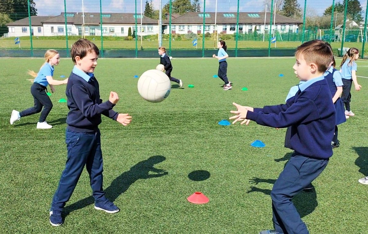 GDALongford's tweet photo. Tonnes of Handpassing today in @KilloeGAA with Juniors, Seniors, 1st & 2nd 🏐
Weather wasn't bad either ☀️😎
@MrToher @gaaleinster @OfficialLDGAA #gaa #development #handpass #turas https://t.co/F6AralSmHW
