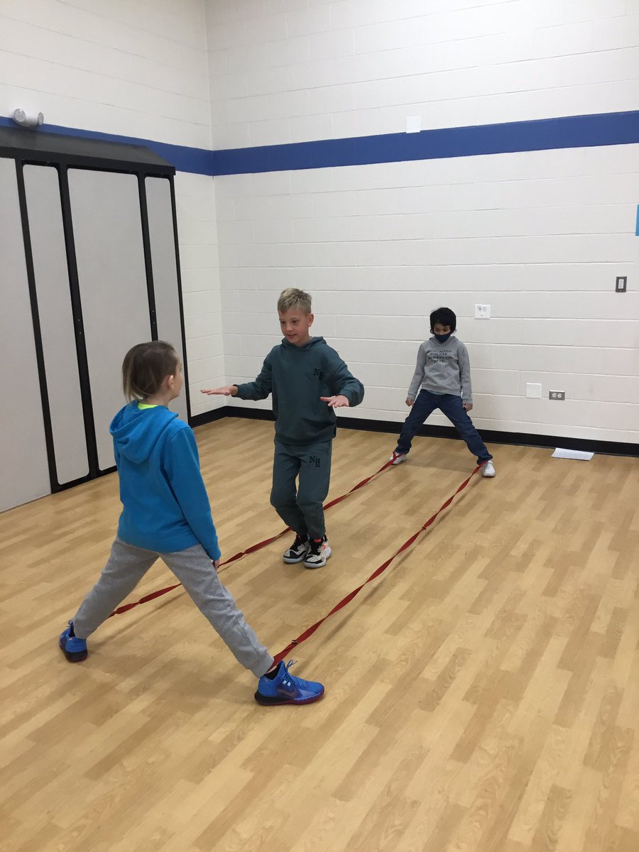 ZacharyBeyer3's tweet photo. 3rd grade students enjoying jump bands during rhythm and dance unit! #physed @D64News @D64Educators #d64smiles #d64pe @FieldD64 https://t.co/I08ix6yqAc