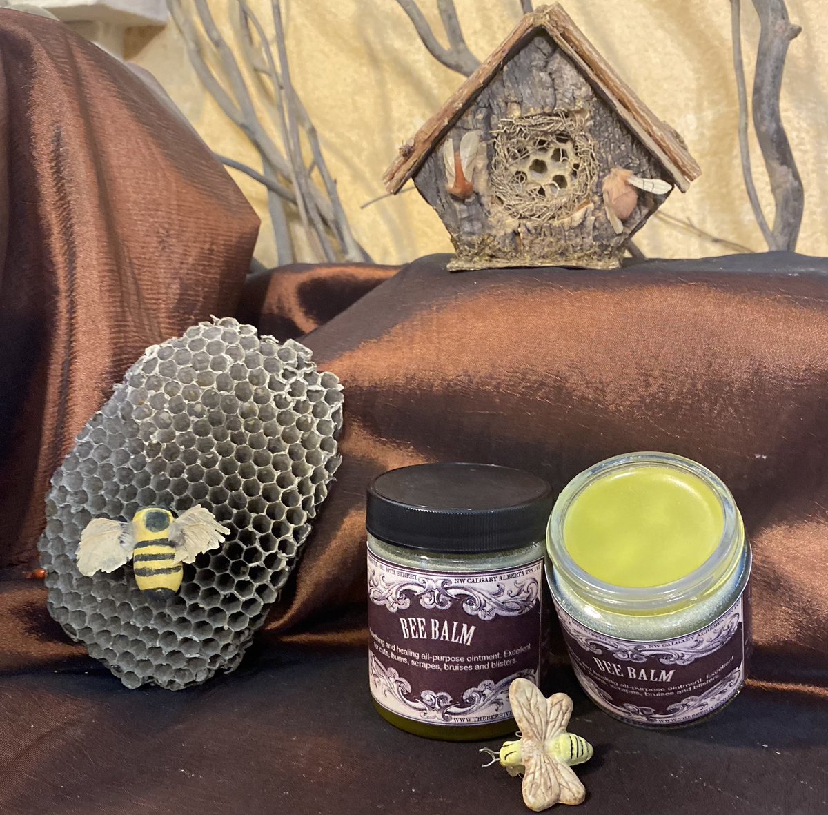 Bee Balm to the rescue for your boo-boos! Keep handy in your hive for minor wounds, scrapes, burns, blisters and more.