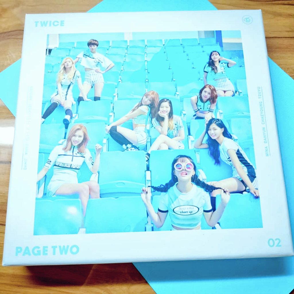 small_snail985's tweet photo. 🍭開箱第二張迷你專輯
《PAGE TWO》
1. CHEER UP
2. Precious Love
3. Touchdown
4. Tuk Tok
5. Woohoo
6. Headphone
7. I'm Gonna Be A Star
#twice #cheerup #pagetwo #albumunboxing #nayeon  #jungyeon #momo #sana #jihyo #mina #dahyun #chaeyoung #tzuyu https://t.co/K0uyeA0Cbi
