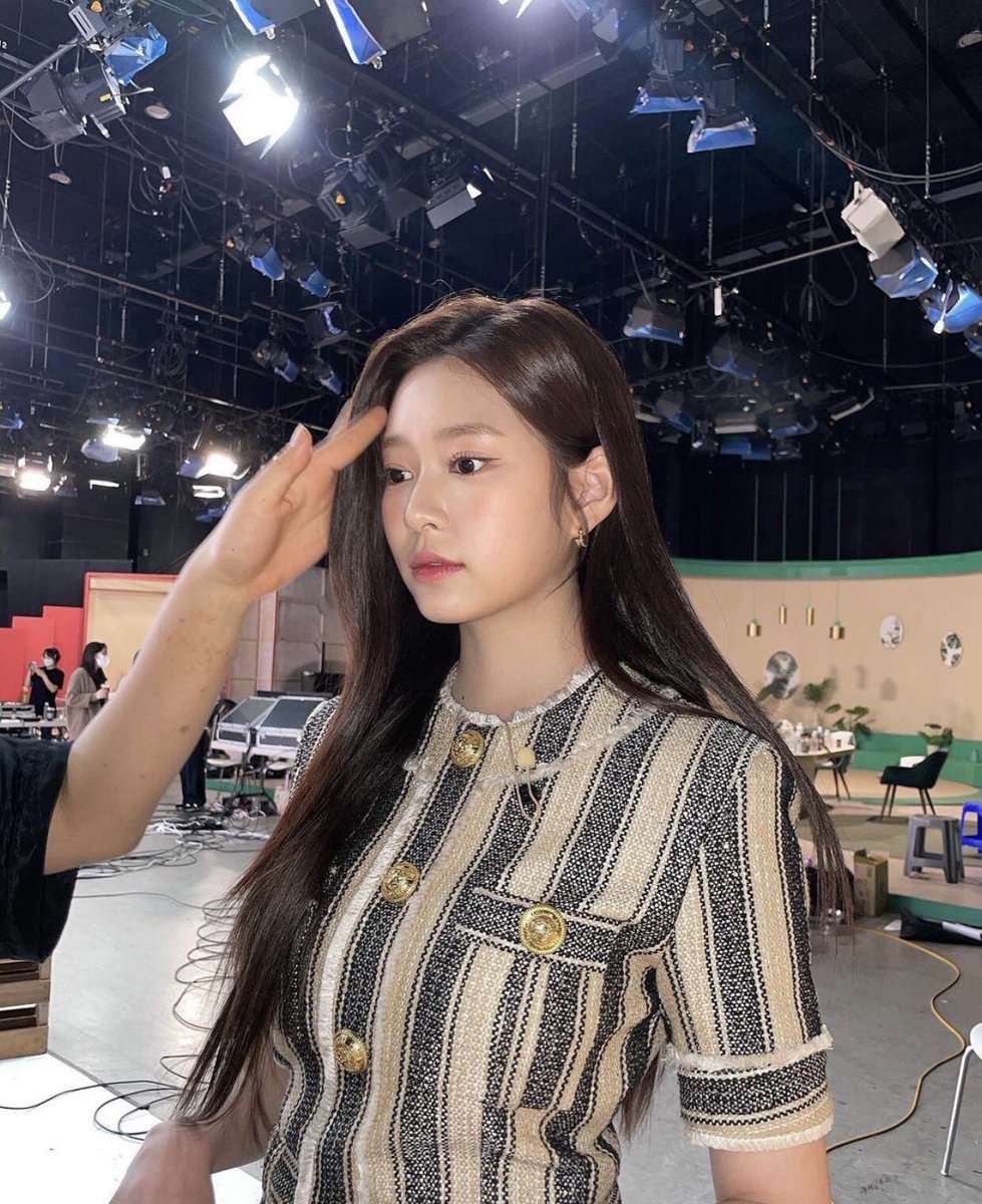 yuuu_Kpop's tweet image. カンミン目の保養すぎ
#MINJI #HYEWON