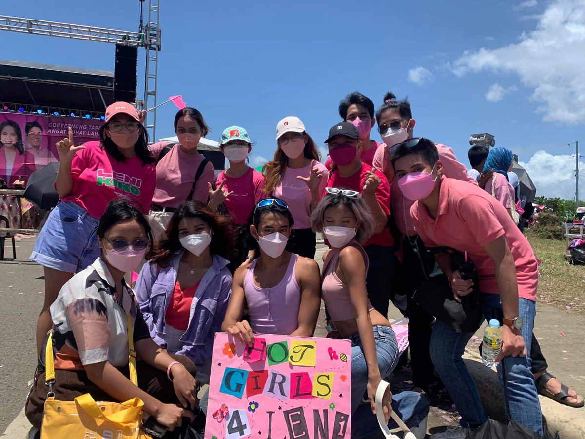 notgaraydenise_'s tweet photo. Brought my advocies with me to Leni-Kiko Grand Rally. Di man nabasa ang placard, sana ma-reconsider parin kapag nakaupo na sa pamahalaan!
Tutulan ang pagpapatayo ng SAN MIG CORP AIRPORT!! ❌✈️
#SaveManilaBay
#RestoreNotReclaim
#NoToBulacanAerotropolis
#LeyteIsPink https://t.co/HDbmAK26Qg