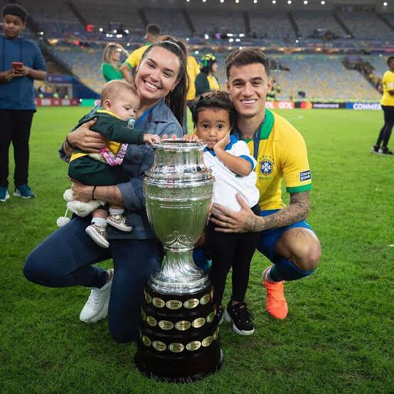 LittleDepre's tweet photo. Para de achar que eu quero te iludir, quero viver isso com você. https://t.co/gMQ33kX8JF