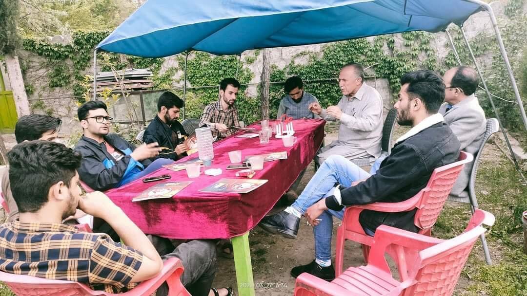PYA1917's tweet photo. پروگریسو یوتھ الائنس کے زیرِ اہتمام پیر کو #گلگت_بلتستان کے پیس پوائنٹ ہوٹل خمر میں بعنوان ”طلبہ کو درپیش مسائل اور ان کا حل“ ایک سٹڈی سرکل کا انعقاد کیا گیا.

سرکل کی تفصیلی رپورٹ جلد ہماری ویب سائٹ پر شائع ہوگی! https://t.co/gT11B4mEQb