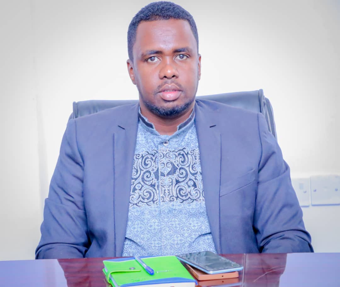 SomalilanDmotrd's tweet photo. *DIYAARINTA SIYAASADA GAADIIDKA QARANKA* 

Waxa saaka Hoolka shirarka ee Wasaaradda Gaadiidka iyo Horumarinta Jidadka Ka qabsoomay kulan lagu diyaarinayay Qabyo Qoraalka Siyaadda Qaran ee Gaadiidka. https://t.co/Yb4cT94231