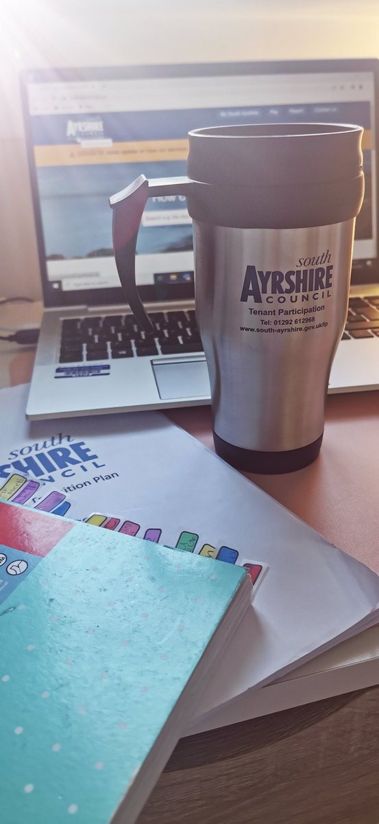 SuzieMcilloney's tweet photo. When you're welcomed into the new team with a thermal mug..
Happy Tuesday 🌞
@southayrshire
#newteam
#rapidrehousing
#policyandstrategy https://t.co/4g10dnW56X