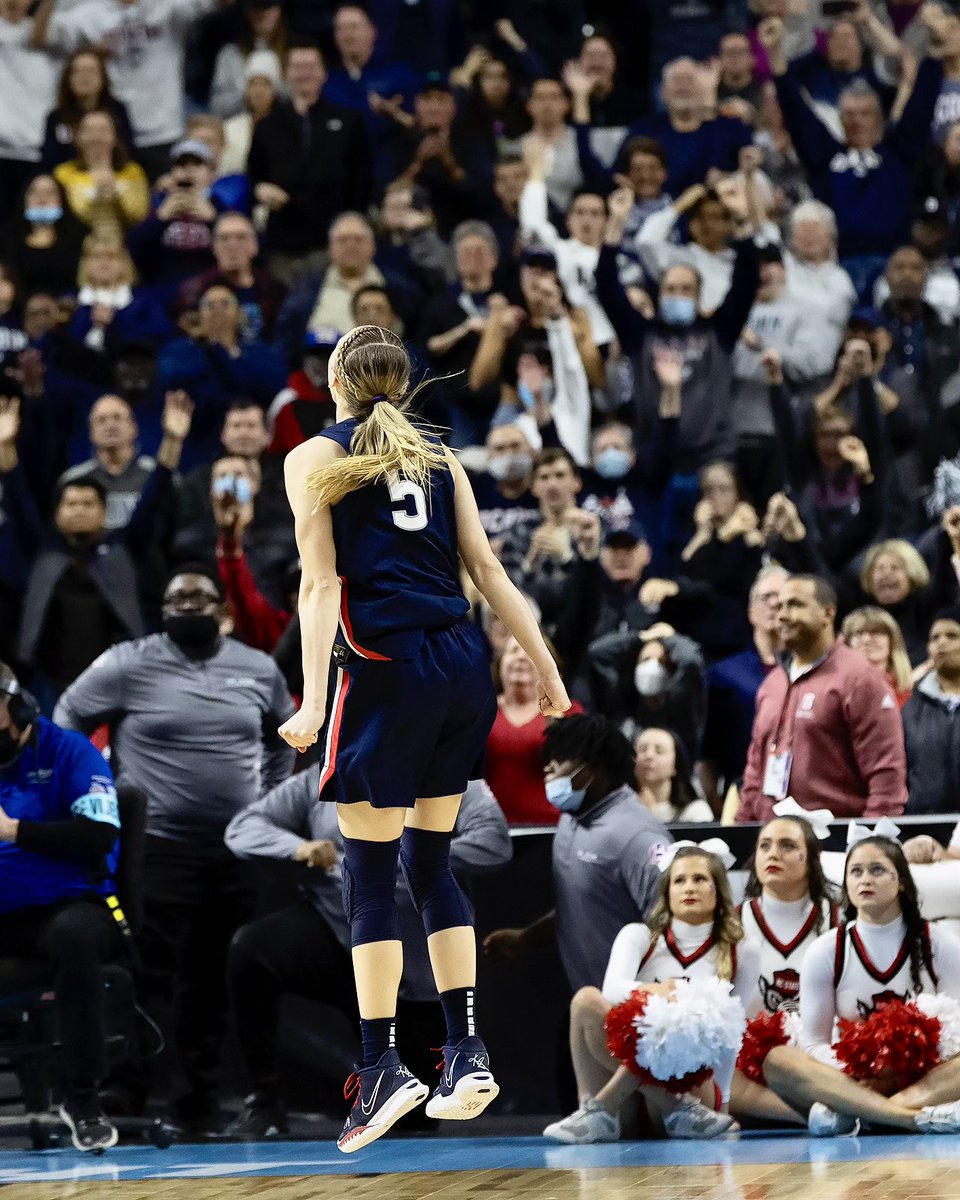 UConnWBB's tweet photo. Who else to get us to Minnesota? https://t.co/VgJPyolRgH
