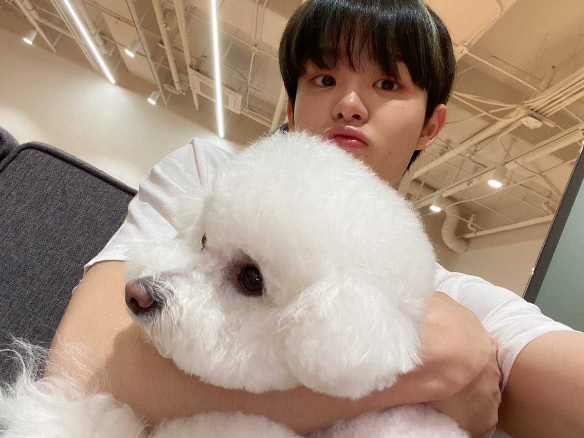 redjihh's tweet photo. so cute :< https://t.co/nGAv2zpnIf