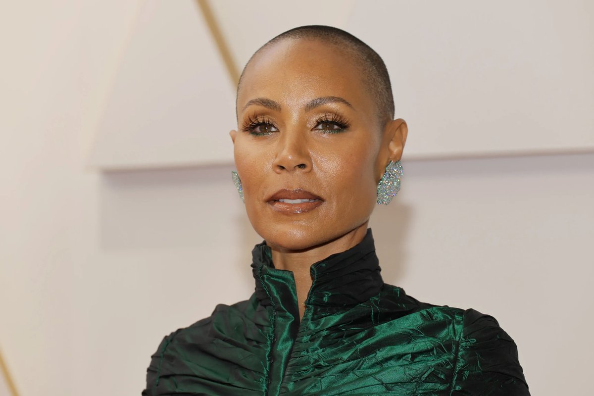 366ideias's tweet photo. Fazer Luz sobre a Alopecia Areata, a doença na origem da piada que deu origem a um estalo de impacto global.
Com a ajuda da dermatologista Susana Vilaça.
#Oscars #Alopecia #AlopeciaAreata 
Onde ouvir? 
https://t.co/OTKnxd73HR
https://t.co/tCb27ruJsD
https://t.co/sPe4hA0EMN https://t.co/wIIaRjUJNc