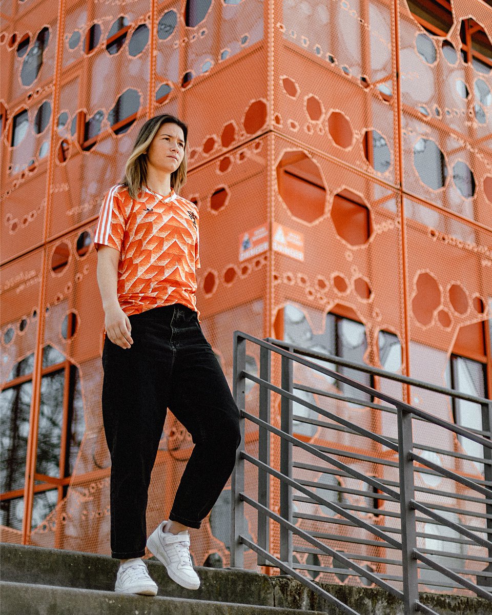 damarisegu's tweet photo. Ik ben Nederlandse.
Vroeger, nu en – nog belangrijker – in de toekomst. 🇳🇱🦁 #oranjeleeuwinnen @oranjevrouwen https://t.co/s1xOgcxHg6