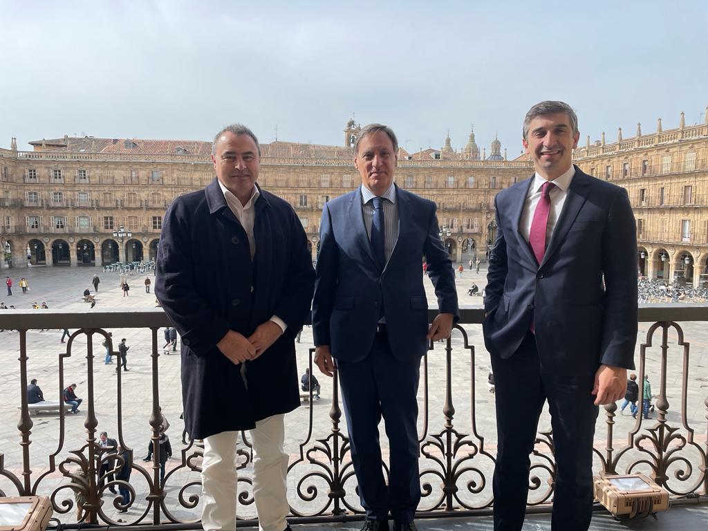 APDL foi conhecer os avanços da plataforma logística intermodal
A Administração dos Portos do Douro, Leixões e Viana do Castelo, S. A. visitou, ontem, o progresso da obra da Plataforma Logística Intermodal de Salamanca.

bit.ly/3iGTLQy