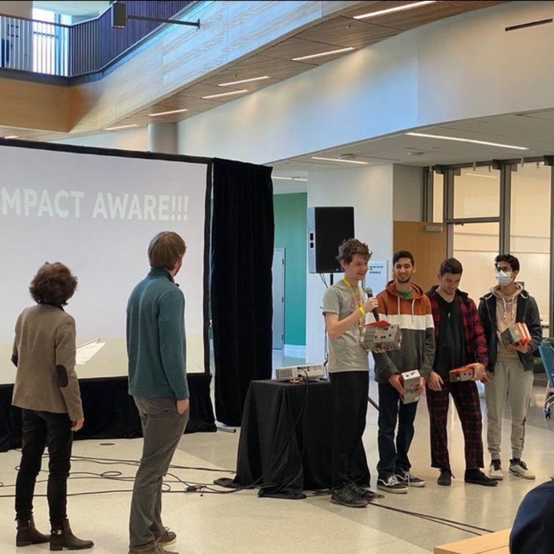 Mason_CEC's tweet photo. The winners of the Impact Aware team won 1st place in the @HackoverflowGMU competition this month. 

These @Mason_CEC students said their IoT device helps first responders target bomb-detonations in urban areas. 

#MasonCEC #HackOverflow #Hardware #Tech https://t.co/v1uSA7AH47