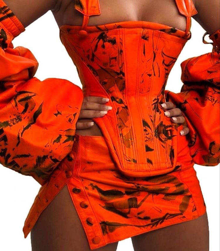 galactamelanin's tweet photo. a statement outfit. https://t.co/g1B1pFdbWh