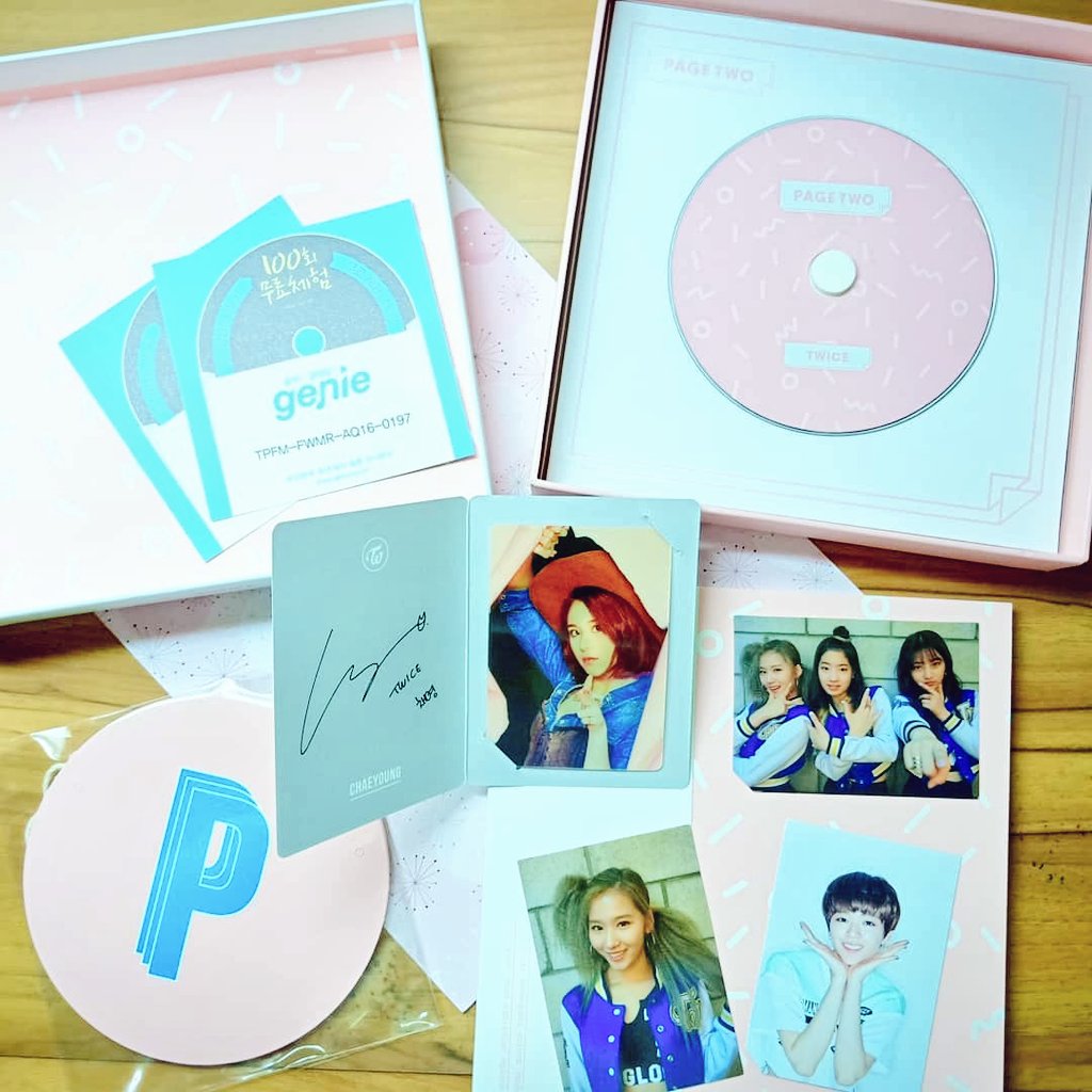 small_snail985's tweet photo. 🍭開箱第二張迷你專輯
《PAGE TWO》
1. CHEER UP
2. Precious Love
3. Touchdown
4. Tuk Tok
5. Woohoo
6. Headphone
7. I'm Gonna Be A Star
#twice #cheerup #pagetwo #albumunboxing #nayeon  #jungyeon #momo #sana #jihyo #mina #dahyun #chaeyoung #tzuyu https://t.co/DoxSG2LVql