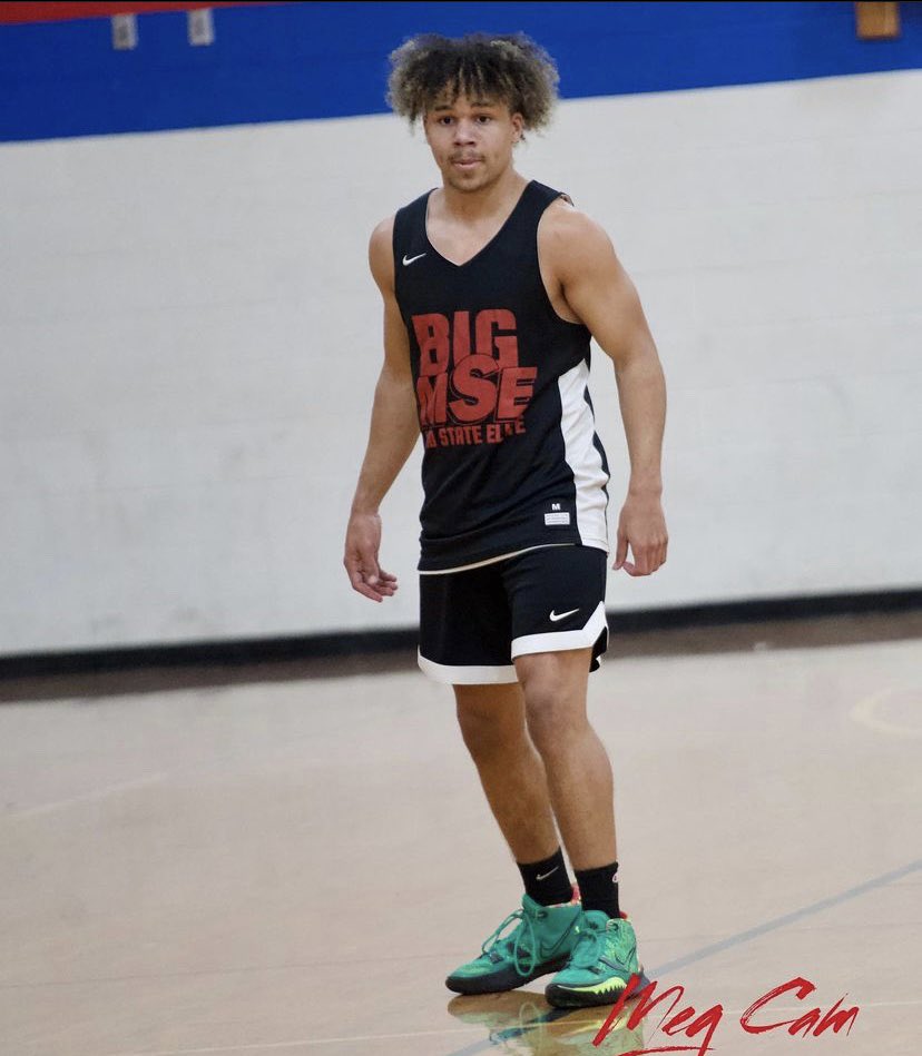 EastHamBball's tweet photo. Ashton Munson 5’10 G C/O 24 will be running this summer with @BIGMSE - make sure &amp; catch him balling out at an event this summer #EastHamFam @AshtonMunson2 https://t.co/CROD3nKEsN
