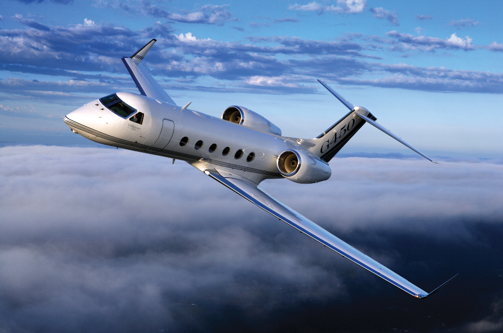 FlyPrivate's tweet photo. The #Gulfstream 450 is a long-range #heavyjet and is considered one of the best in its class. According to Gulfstream, “Functionality is a mainstay of the Gulfstream #G450.” https://t.co/qVuoh00y1s #flyprivate #privatejetcharter #jetcharter #privatejets https://t.co/fk0y9Ajn99