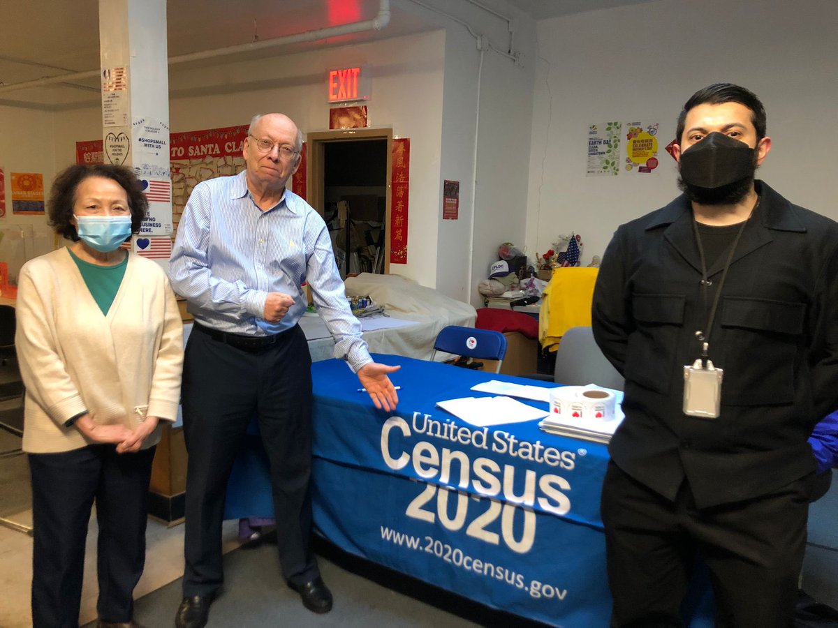 ChinatownNYC's tweet photo. Good morning! US Census team here at 49 Madison St making sure Chinatown counts! Come by until 3pm today to apply to become a field rep. Recruiters  speak Cantonese &amp; Mandarin. #jobopportunity #fieldrepresentative #uscensus #census #censusbureau #chinatown #chinatownnyc #needajob https://t.co/UpZM9FPJmX