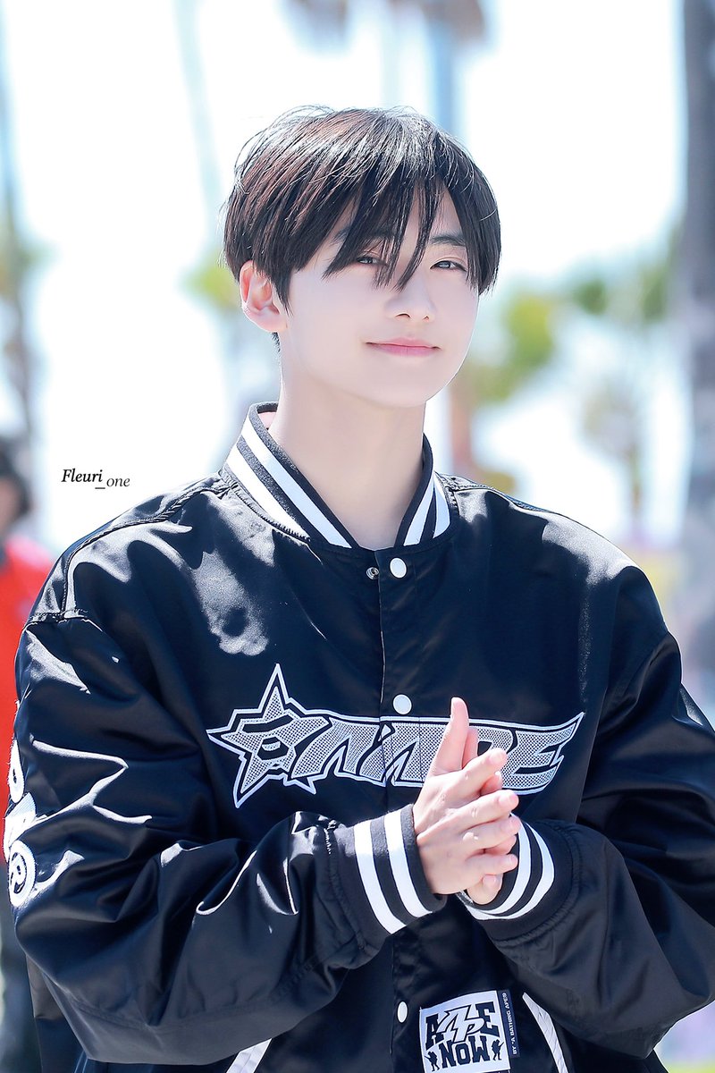 220327 VENICE BEACH 🥀
[HQ]

🌱

#트레이니에이 #TraineeA
#SANGWON #상원