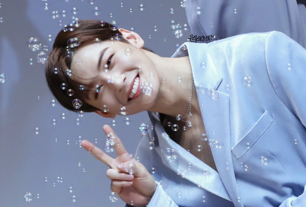 morningcall330's tweet photo. 🥳HAPPY EUNWOODAY🎂
  생일 축하해 🎂
#밝게빛날_은우의_26번째_봄 
#차은우 #CHAEUNWOO 
@offclASTRO https://t.co/eiQHjyXHKQ