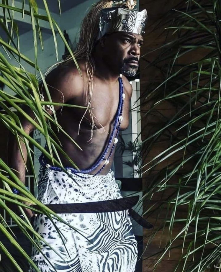 NossosOrixas's tweet image. Ultima terça do mês de março, que Ogum nos proteja de qualquer tragédia e no livre de qualquer buraco, independente do caminho é o senhor que eu sempre vou escolher todos os anos! Ogunhê💙