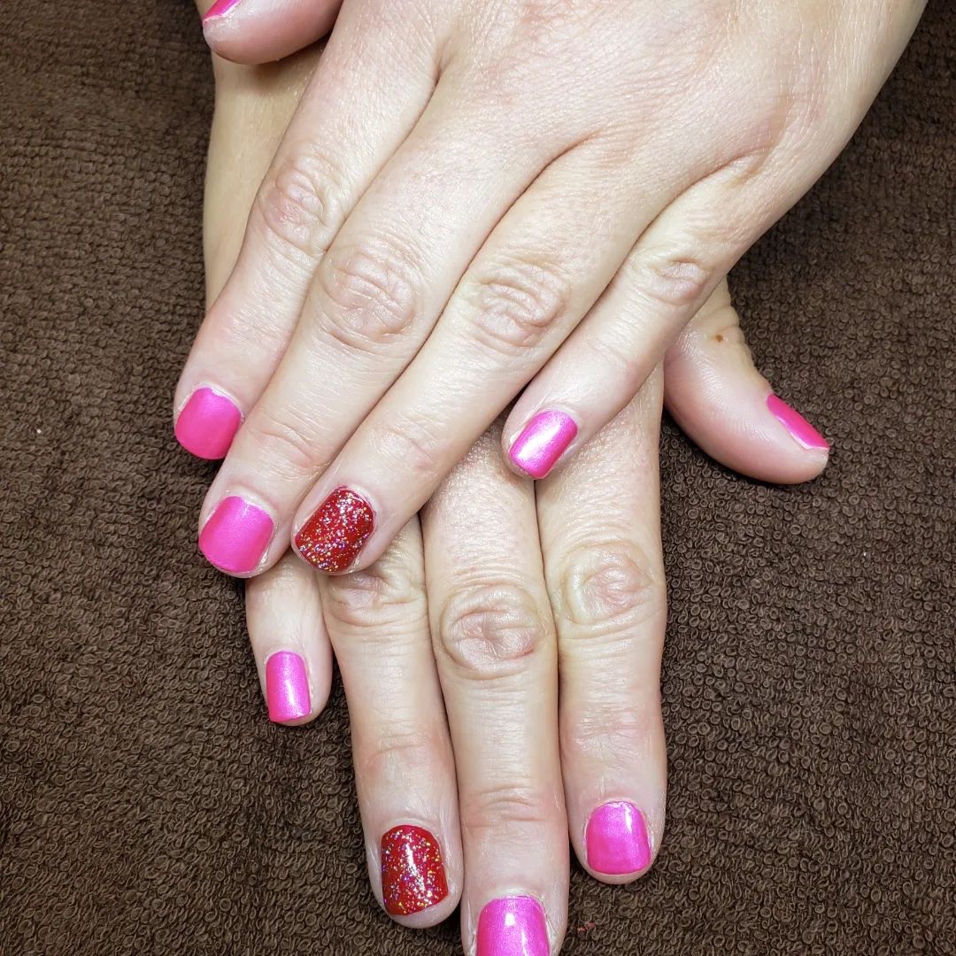 ShearEgo's tweet photo. Pretty in pink with a pop of red! 💗 We're loving playful, unexpected color combos like these lately.  Which colors will you choose for your next manicure?

📸: @nails_are_jules_not_tools https://t.co/2jw2Vk4ZsL
