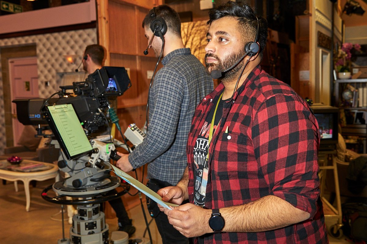 UKScreenSkills's tweet photo. Want to work in #TV drama but donโt know where to go? Why not get your start on our #FirstBreak programme with paid work experience on the set of a new drama shooting in Leeds. Based locally? Then join our free online taster event for more info: https://t.co/6MeJRHNon8 #ProjectIV https://t.co/40PC0iVPV4
