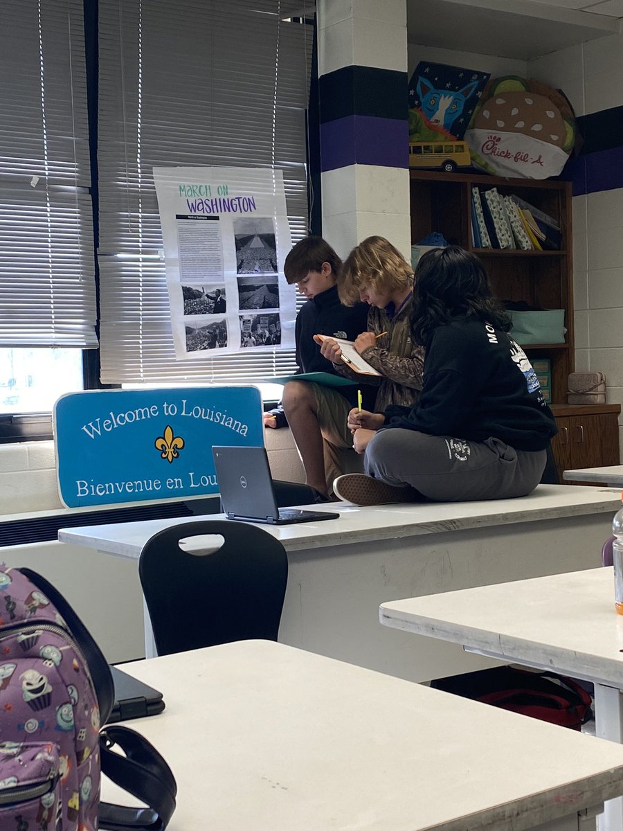 Mrs_C_MSA's tweet photo. Shoutout to first block for improving behaviors and having a more positive attitude from yesterday to today. Smooth pivoting from iReady testing to their gallery walk and now we are rolling. Great job, your teacher appreciates it! 🙌🏻 @msa_w https://t.co/93y9nDK2JK