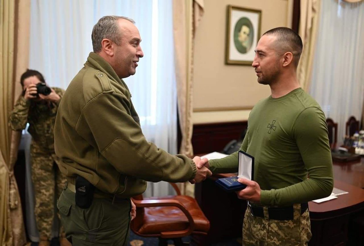 DefenceU's tweet image. Roman Hrybov, the author of the famous “Russian Warship, Go F*** Yourself” phrase, returned from Russian captivity to his native Cherkasy region. Glory to the Hero! #GlorytoUkraine