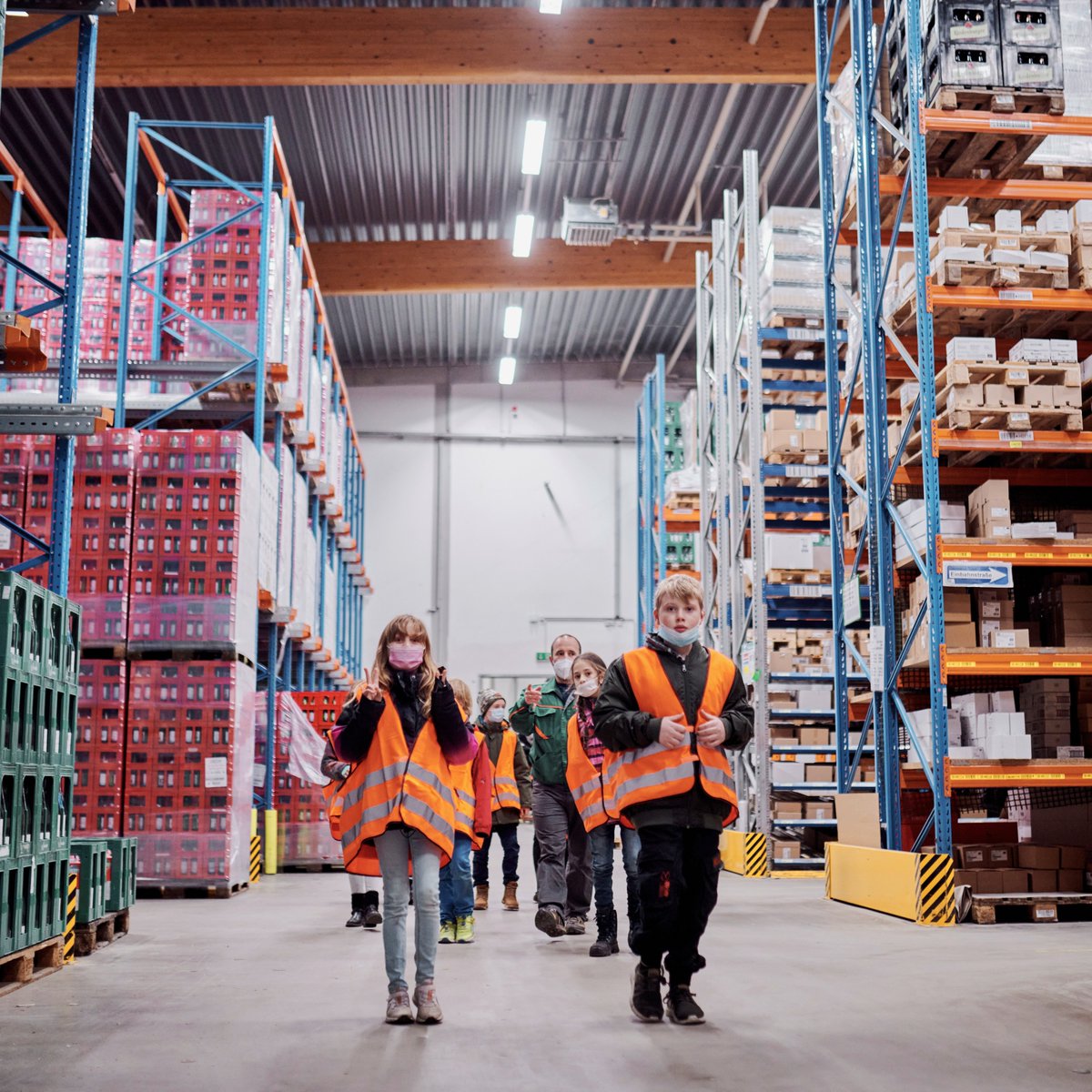 Lust, die #Wertschöpfungskette von Bio-Lebensmitteln zu erkunden? Bei unserem Grundschulprojekt “Meinem Schulessen auf der Spur!” können Kinder dies tun, indem sie z.B. in einem biokontrollierten #Großhandel auf Forschungsreise gehen. Kostenlose Anmeldung: sw-stiftung.de/projekte/schul…