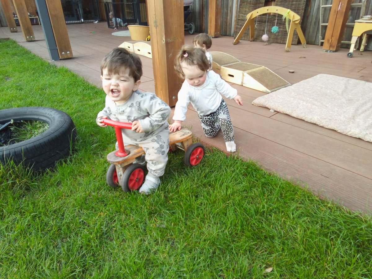 AshbridgeMaxy's tweet photo. Bluebells having lots of fun playing and exploring in the garden. We do some good steady walking as well as riding along on the trikes. #outdoorfun #seekingchallenges #grossmotorskills #physicaldevelopment #happybabies https://t.co/l7oKRmsY6e