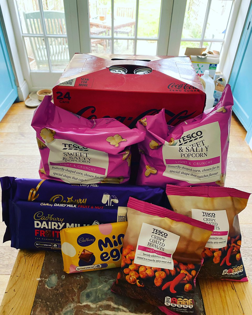 sazzysoo13's tweet photo. Babe. Iโve got covid. Can you get me some snacks please?
And this, ladies and gentlemen, is one of the reasons I flipping love that man!!!
#covidsnacking #covid19 #itfinallygotme https://t.co/gAox7PXIDO