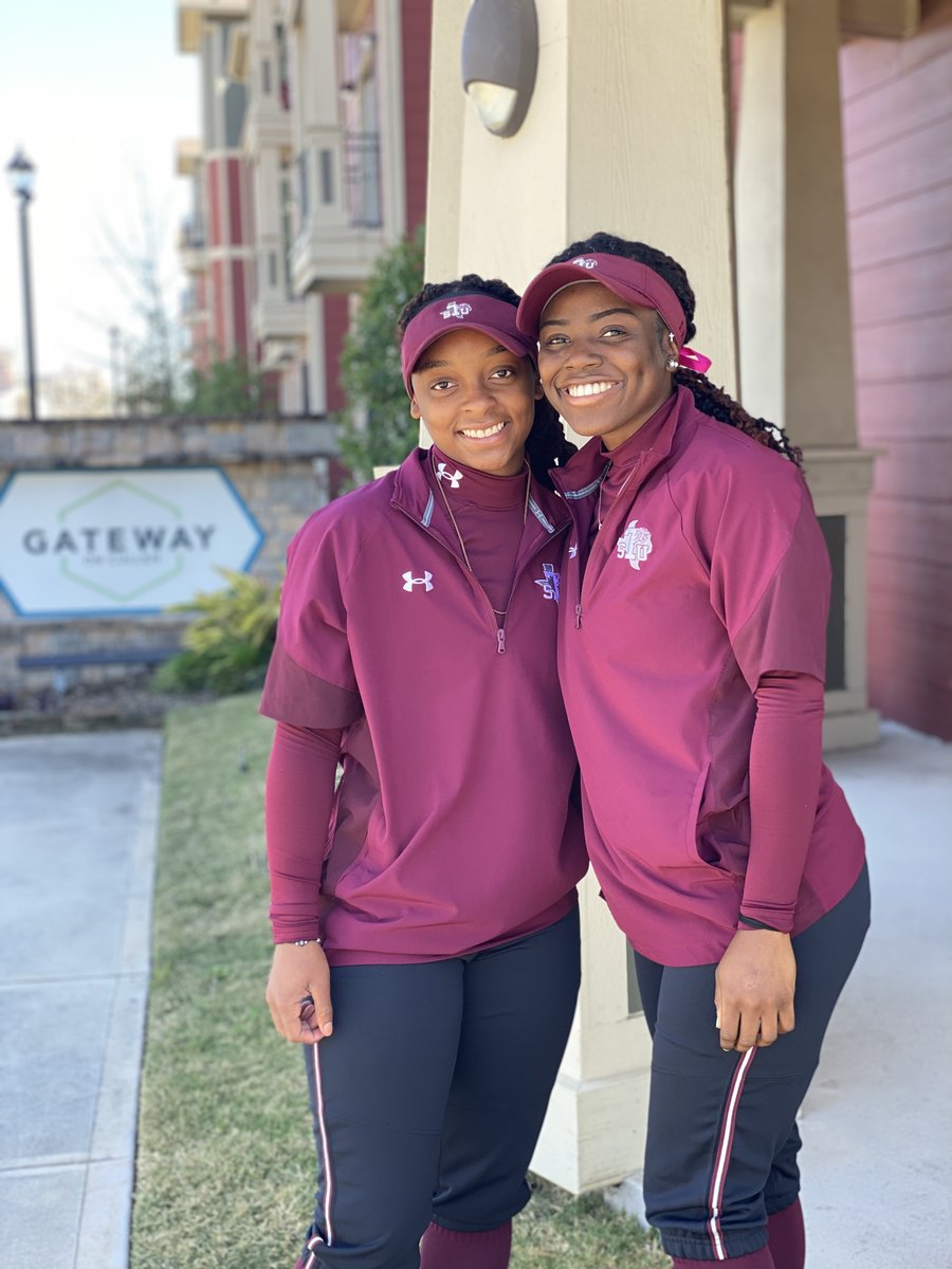 GatewayOnCullen's tweet photo. Hey Tigers!! Have you been in for a tour at Gateway on Cullen!! We can’t wait to see you in! These great rates won’t last forever! Swing on by today!! https://t.co/zAiL88XLRu