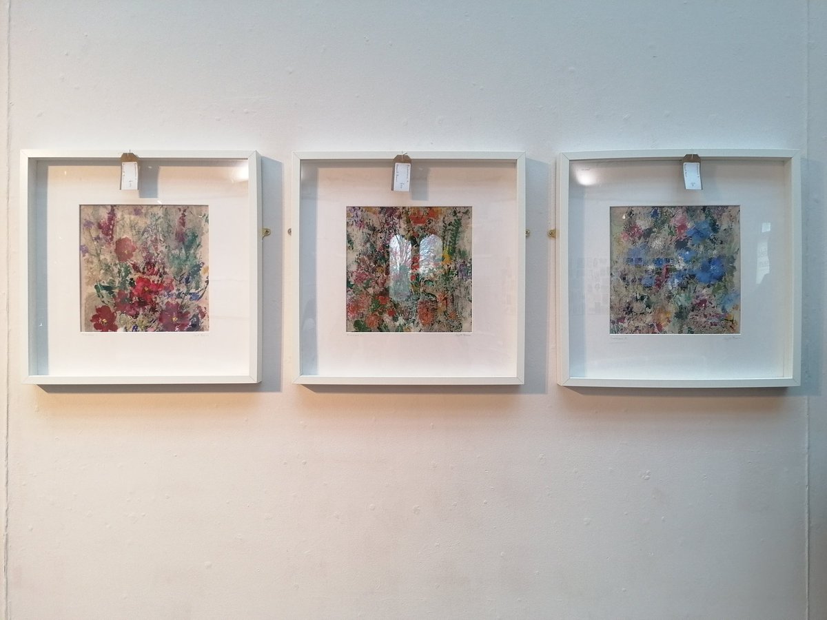 BankfieldMuseum's tweet photo. Straight from one exhibition install into the next! Stitch Meets Print opens this Friday in Bankfield's Main Gallery. 
#exhibition #install #stitch #print #bankfield #gallery #textileart https://t.co/VqSw8wQ6Kb
