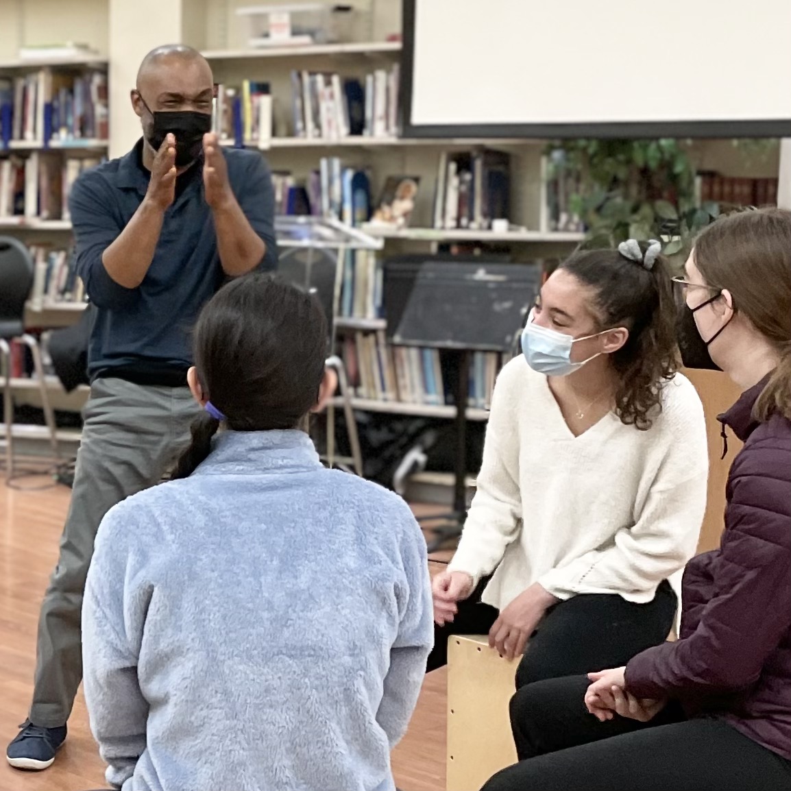BostonCitySing's tweet photo. World Rhythm Ensemble on Saturday afternoon ending rehearsal with a round of applause from Kimani Lumsden!

#bostoncitysingers #boston #cambridge #dorchester
#jamaicaplain #music #worldrhythmensemble https://t.co/1mYFEfwmRy